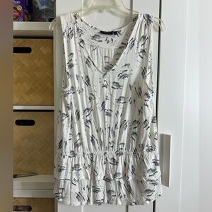 Apt 9 tank top L black/ white print.